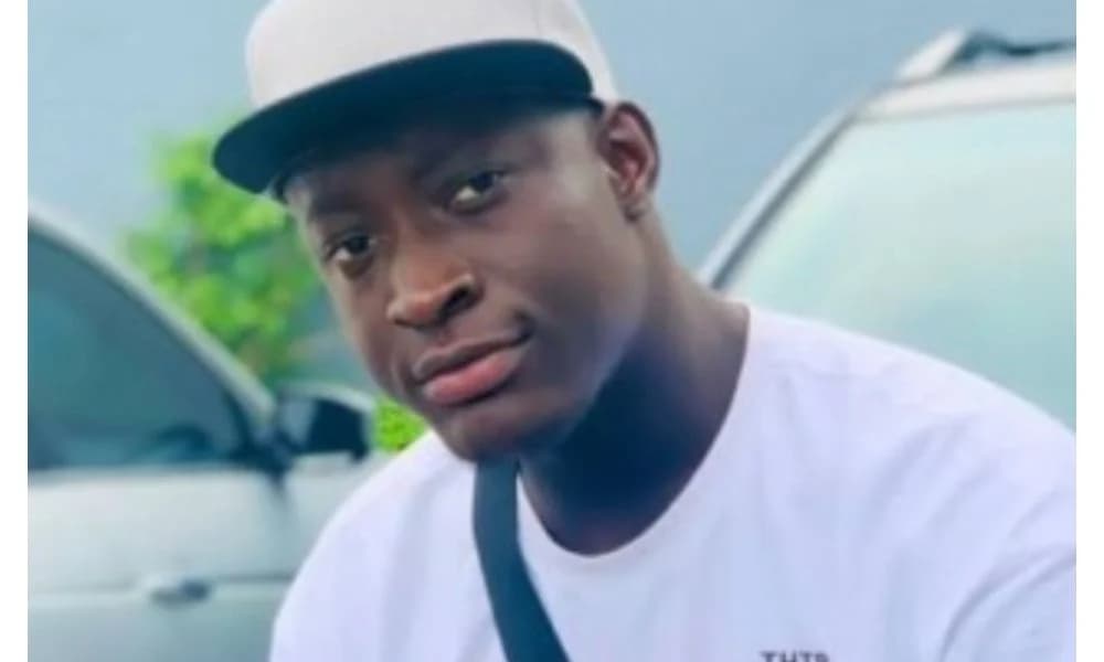 Carter Efe Lashes Out at Wizkid’s DJ Tunez, Alleges Disc Jockey is Unhygienic
