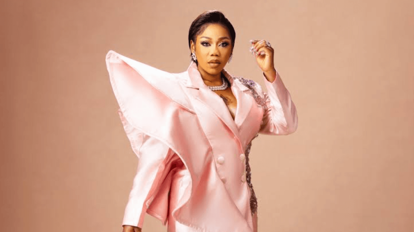"Where Una Dey Collect the Face?" — Toyin Lawani Questions Uniform Facial Trends Among Lagos Women